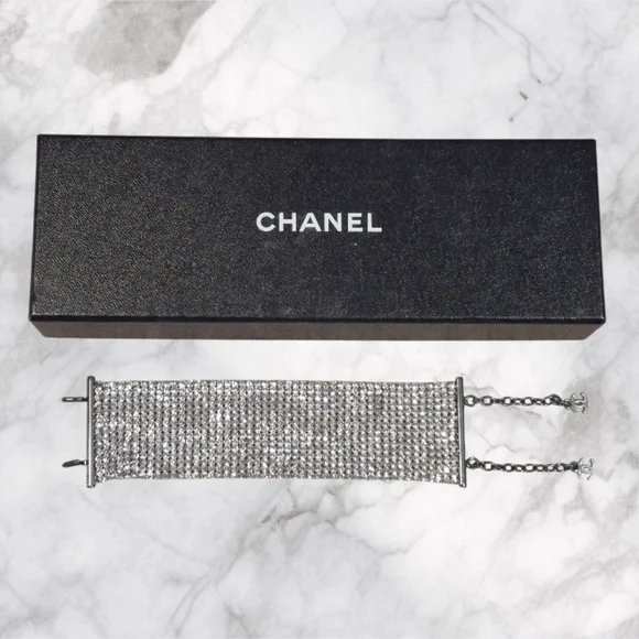 ❣️SOLD❣️ Chanel Vintage Crystal Mesh Bracelet EUC - Picture 2 of 11
